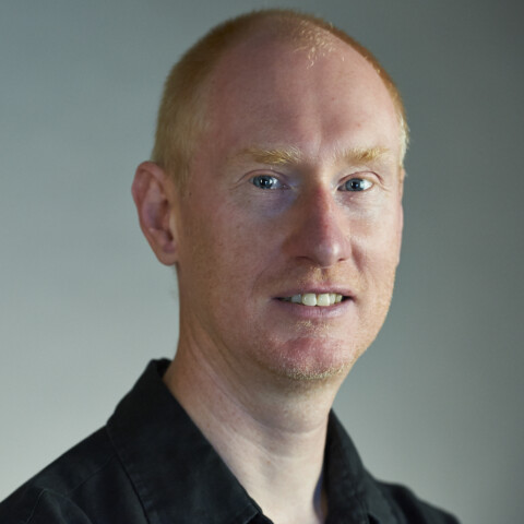 verzweifelter Mann am Computer